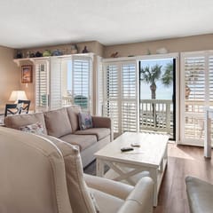 Latitude 6 - Spectacular oceanfront views!1BD/2BA. Sleeps 6