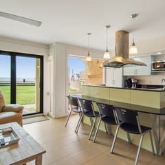 Latitude 3 - Spectacular oceanfront views!2BD/2BA. Sleeps 6
