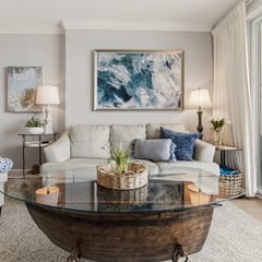 Emerald Isle 2201-End-Unit Retreat-Complimentary Front-Row Chairs Included