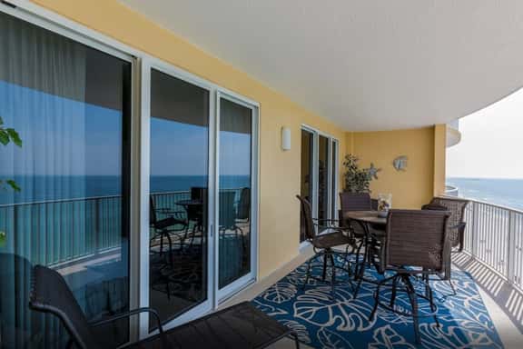 Emerald Isle 1303 - Front row beach chair service included! Affordable rates! - Image 1