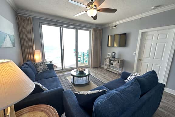 Emerald Isle 1101 - Front row beach chair service included! Affordable rates! - Image 1