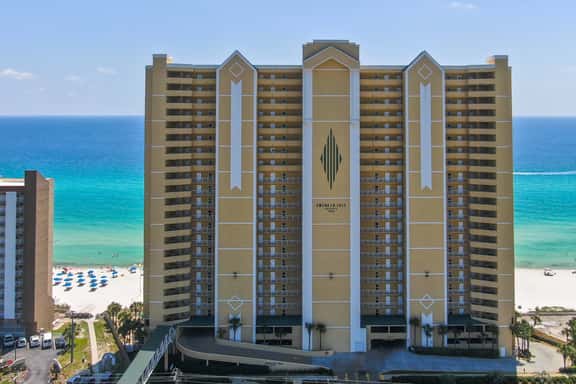 Emerald Isle 1905 - JUST COMPLETELY RENOVATED! Beach chair service included! - Image 1