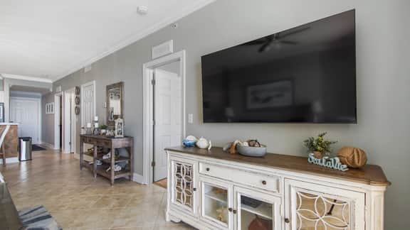 Tropic Winds 1807 - Beachfront condo! Beach chair service included!