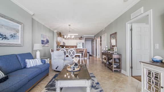 Tropic Winds 1807 - Beachfront condo! Beach chair service included!