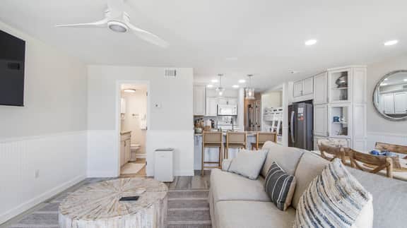 Latitude 14 - NEW OWNER! NEW LOOK! Spectacular ocean views! 1BD/2BA. Sleeps 6