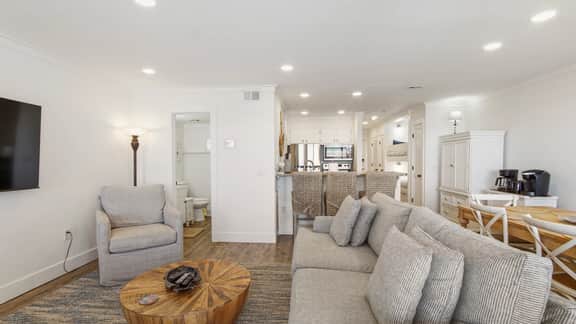 Latitude 16 - Spectacular oceanfront views!1BD/2BA. Sleeps 6