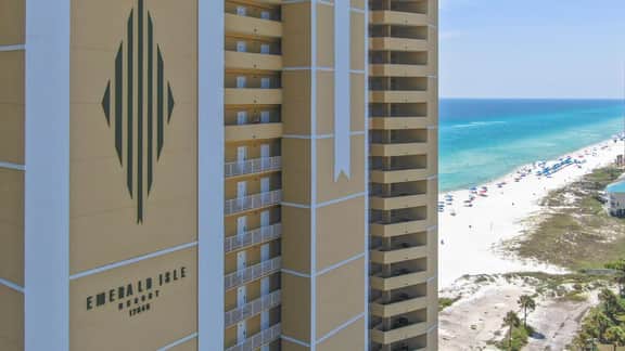 Emerald Isle 1905 - JUST COMPLETELY RENOVATED! Beach chair service included!