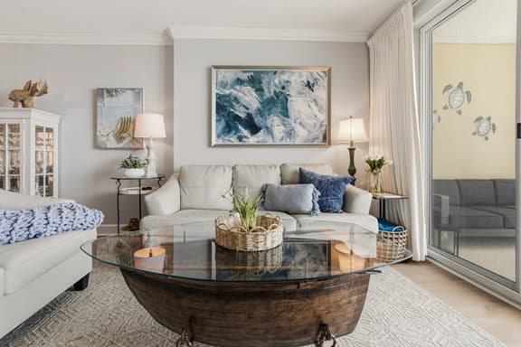 Emerald Isle 2201-End-Unit Retreat-Complimentary Front-Row Chairs Included