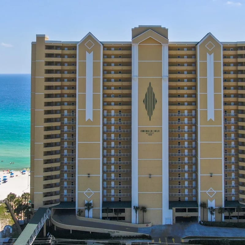 Emerald Isle 1905 - JUST COMPLETELY RENOVATED! Beach chair service included!
